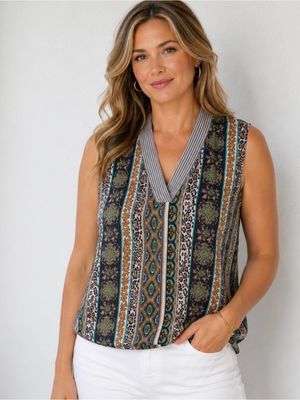 Boutique Brand Varco Auspicius Striped V-Neck Sleeveless Print Top